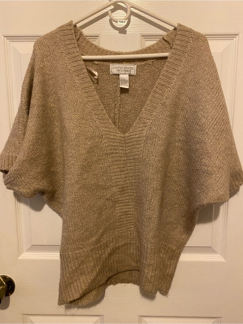 Vintage United States Swaters sweaters V-Neck Short Sleeve Sweater in Taupe